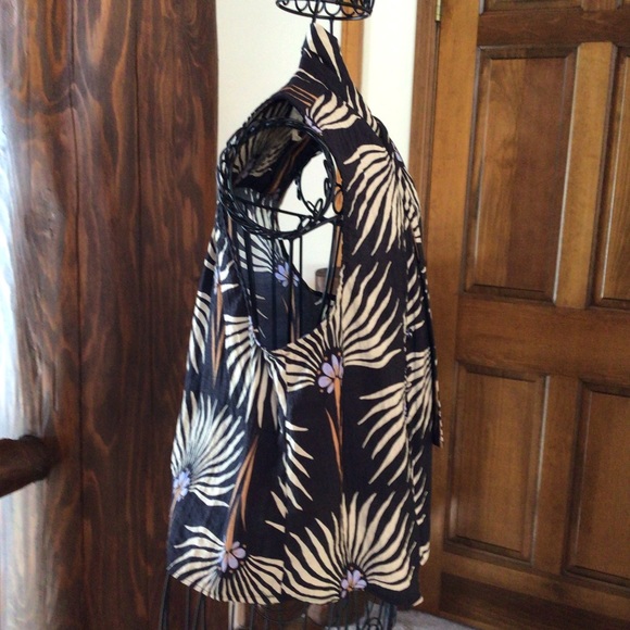 Everly sleeveless blouse, Size Small - Picture 3 of 6